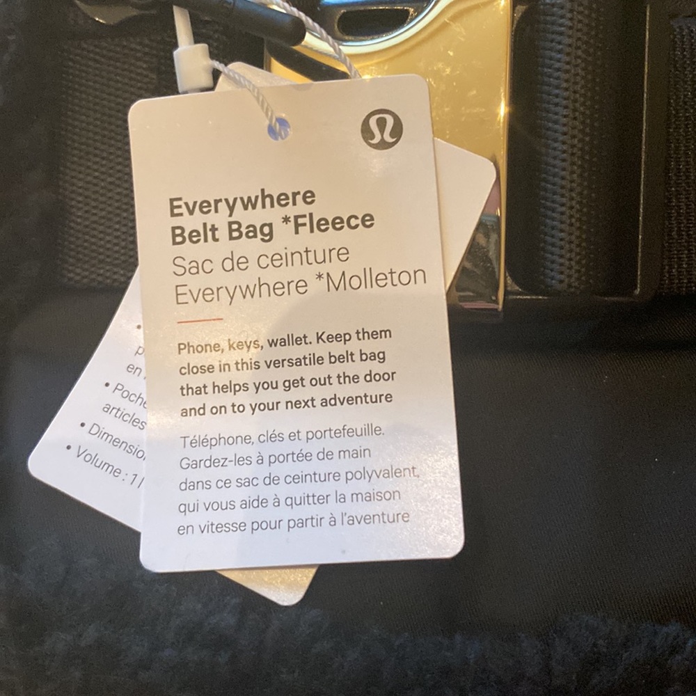 Lululemon Belt Bag black fleece nwt - Picture 6 of 9
